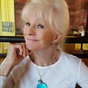 Meet your Posher, Gail